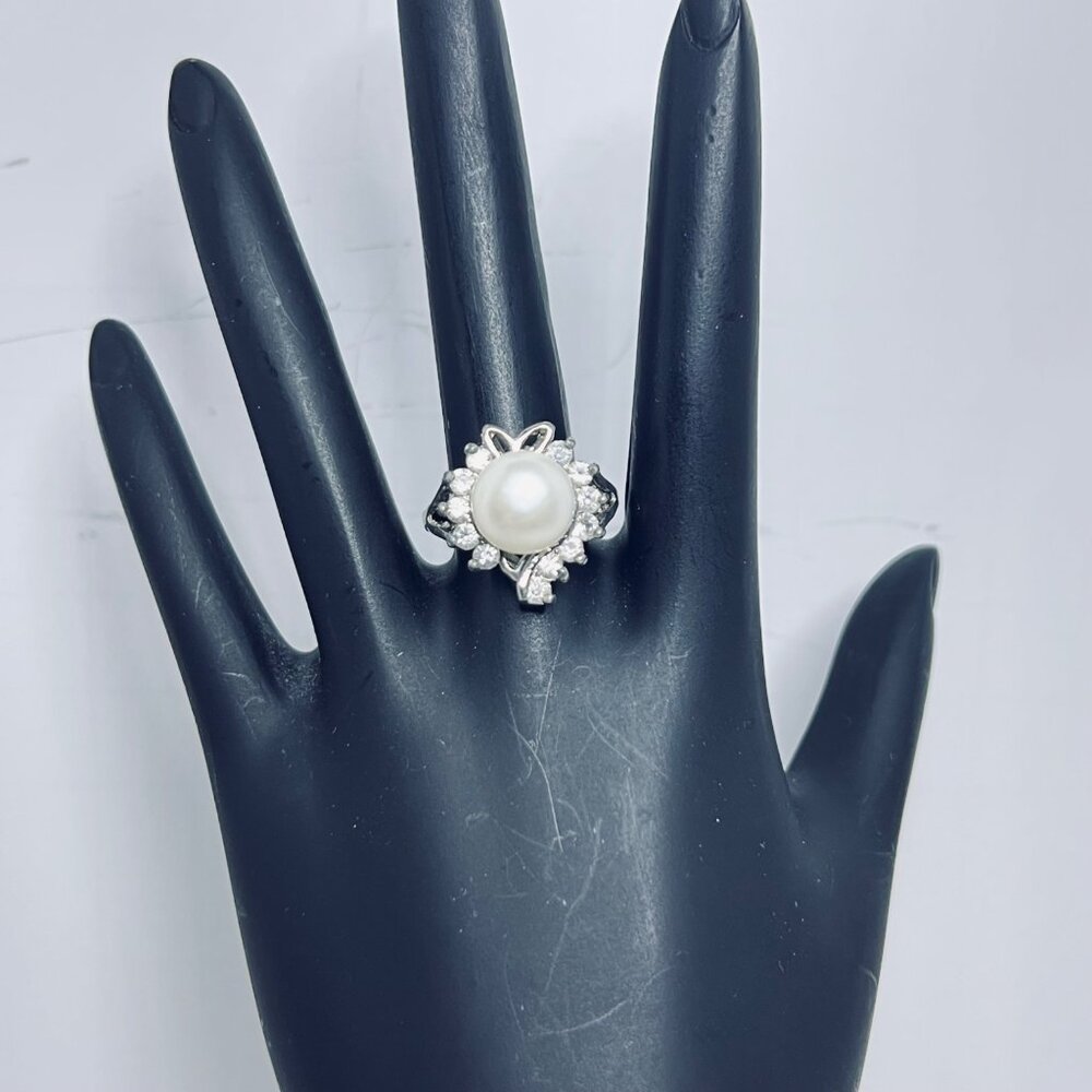 Silver Tone Statement Ring W/ Faux Pearl & Clear Rhinestones Size 6 (R440)